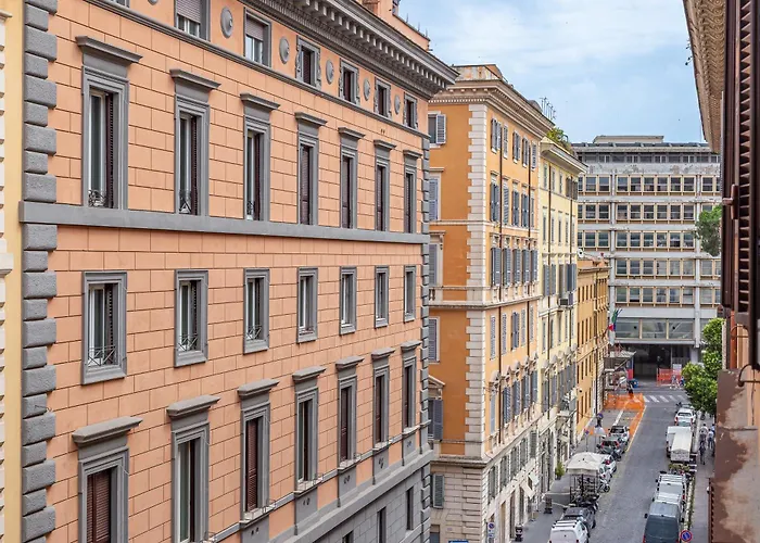 Iflat Warm & Welcoming Little Gem In Rione Monti